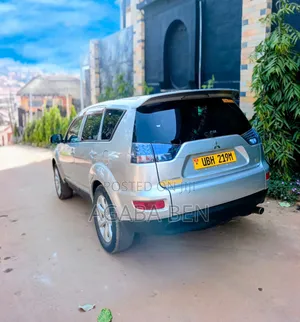 Mitsubishi Outlander 2010 Silver