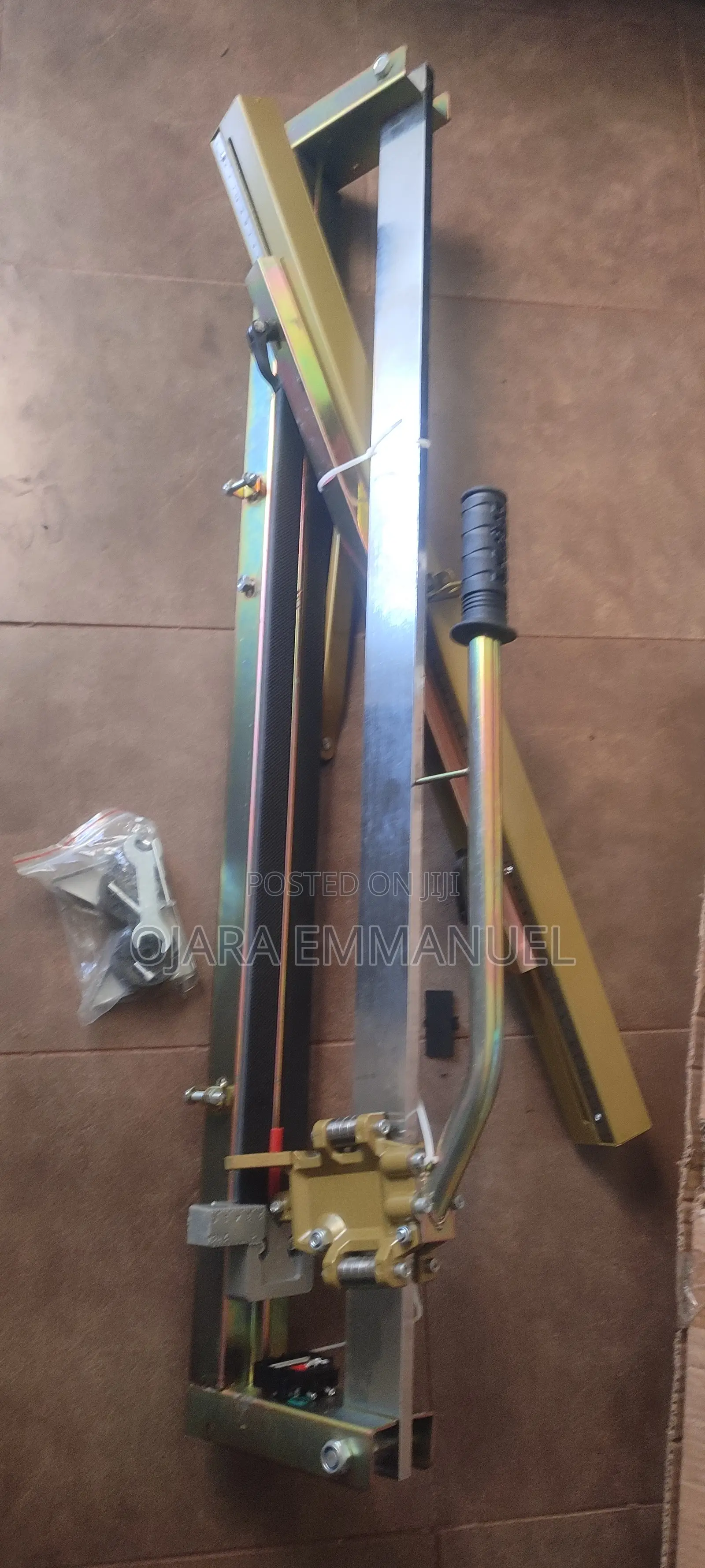 Tiles Cutter