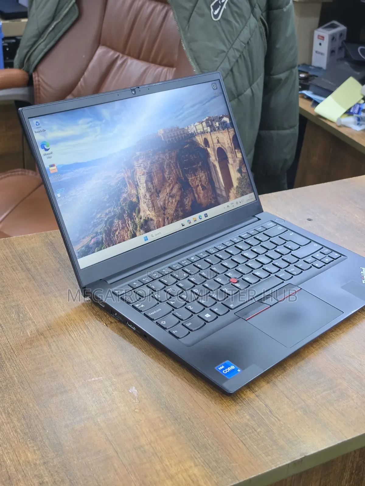 Laptop Lenovo ThinkPad E14 Gen 2 8GB Intel Core i5 SSD 512GB
