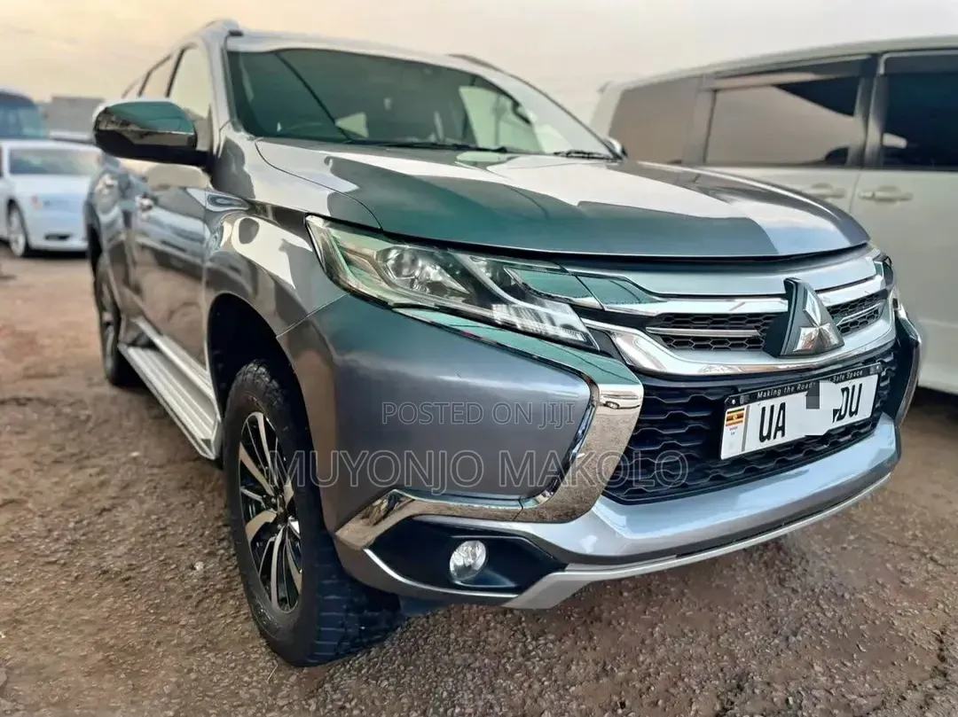 Mitsubishi Pajero Sport 2017 Gray