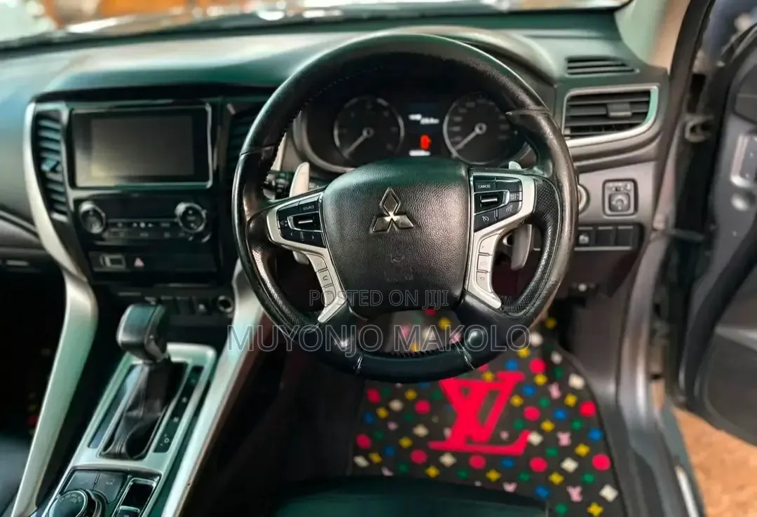 Mitsubishi Pajero Sport 2017 Gray
