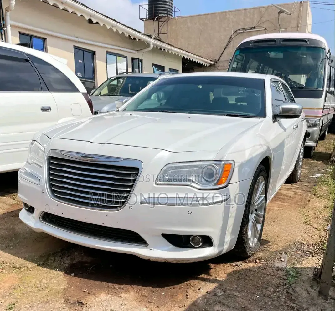 Chrysler 300C 2014 White