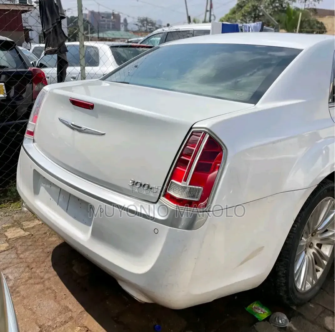 Chrysler 300C 2014 White