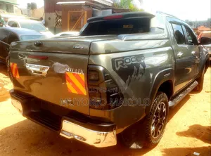 Toyota Hilux 2018 Gray