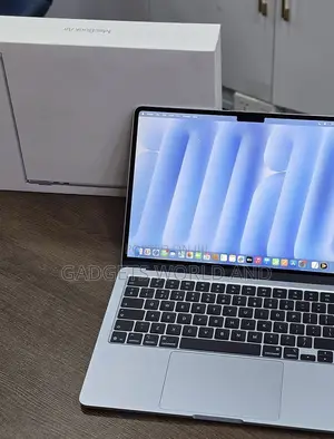 New Laptop Apple MacBook Air 2025 M4 16GB Apple M4 SSD 256GB