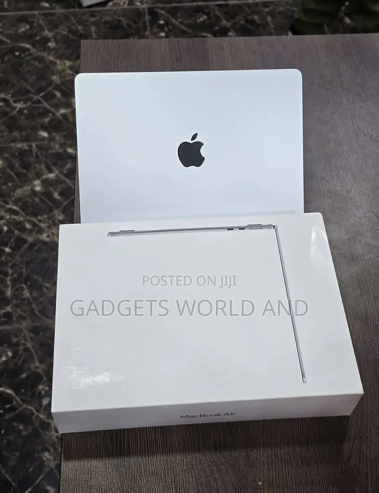 New Laptop Apple MacBook Air 2025 M4 16GB Apple M4 SSD 256GB