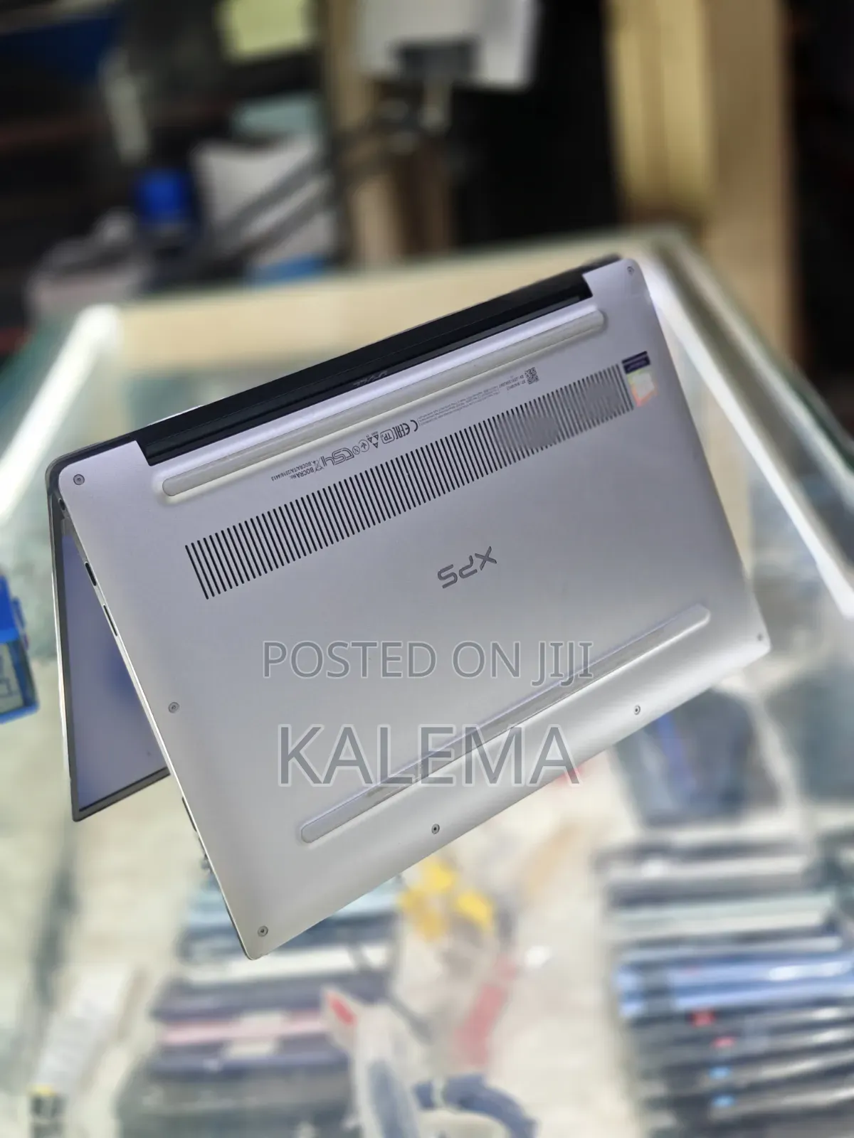 New Laptop Dell XPS 13 7390 16GB Intel Core i7 SSD 256GB