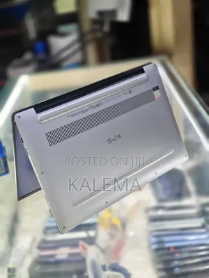 New Laptop Dell XPS 13 7390 16GB Intel Core i7 SSD 256GB