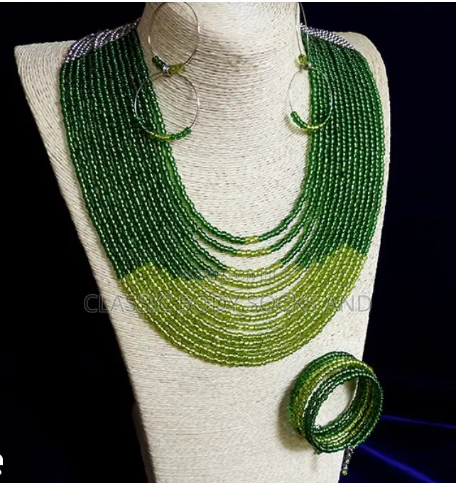 Green Craft Small Bead Netted Necklace