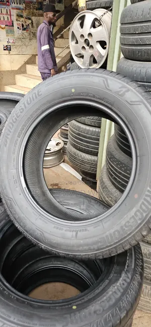 225/65r17 Bridgestone Alenza