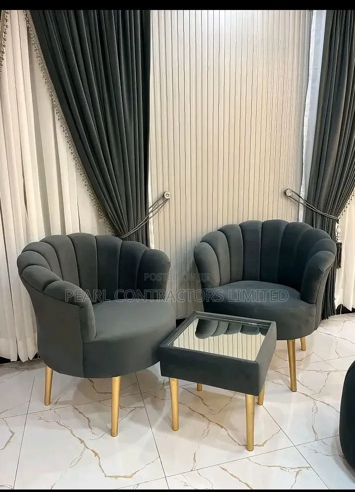 Sofa Chairs/a Pair of Butterfly Accent Sofas in Any Colour