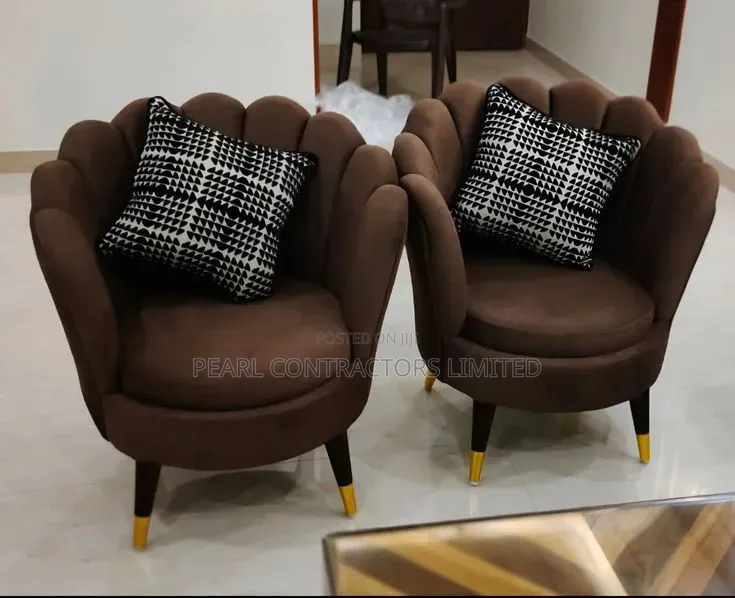 Sofa Chairs/a Pair of Butterfly Accent Sofas in Any Colour