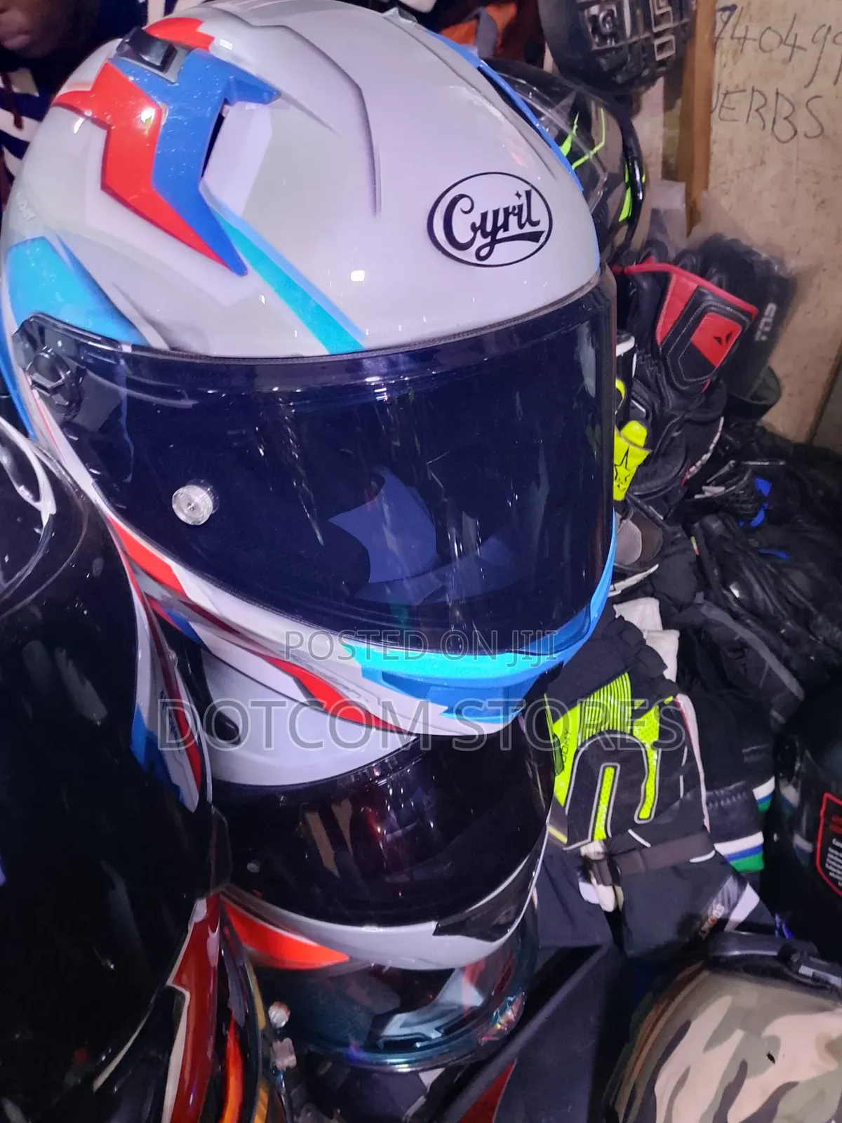 Cyril R1 Full-Face Racing Helmet