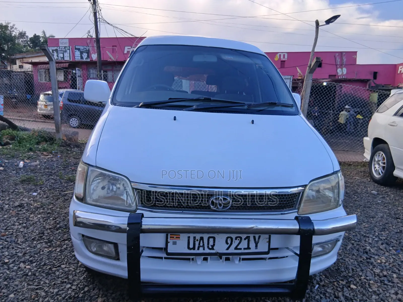 Toyota Noah 2001 White