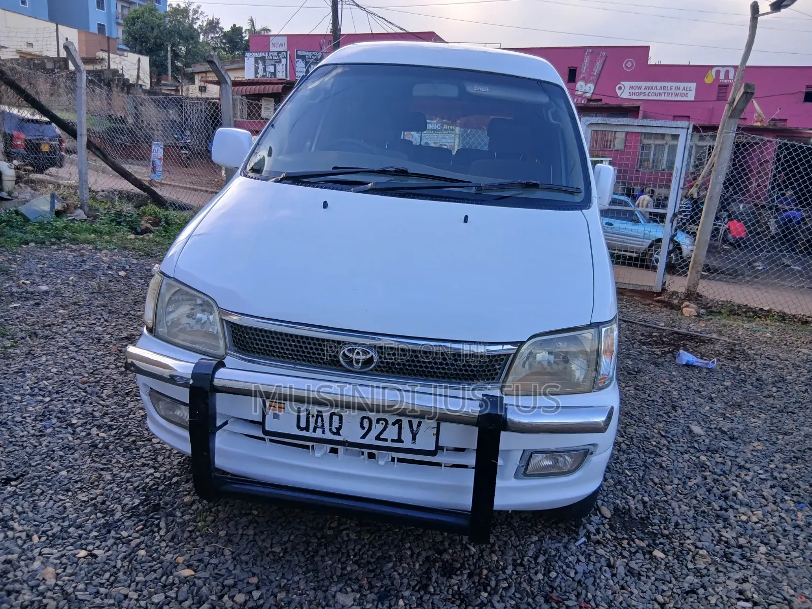 Toyota Noah 2001 White
