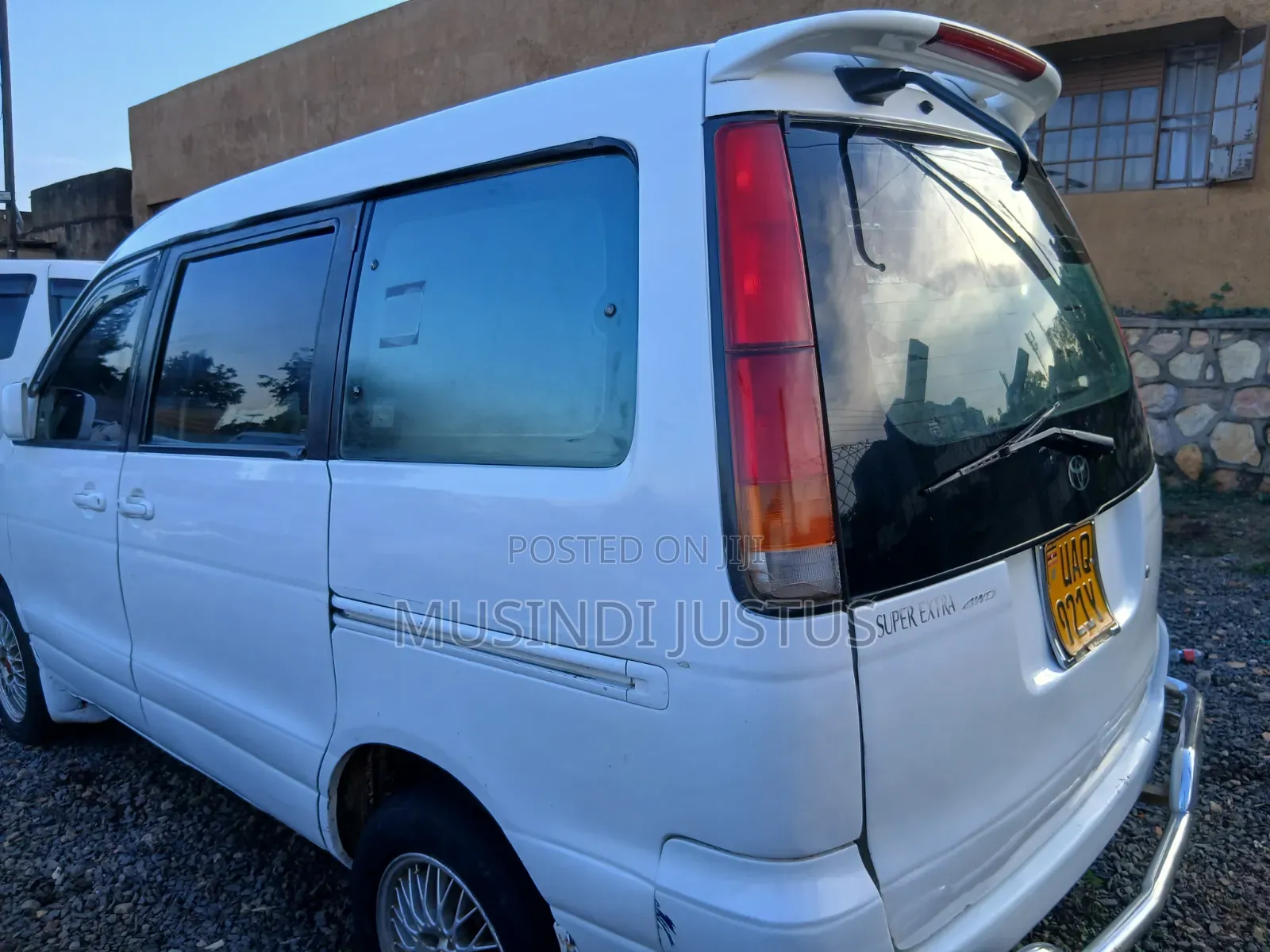 Toyota Noah 2001 White