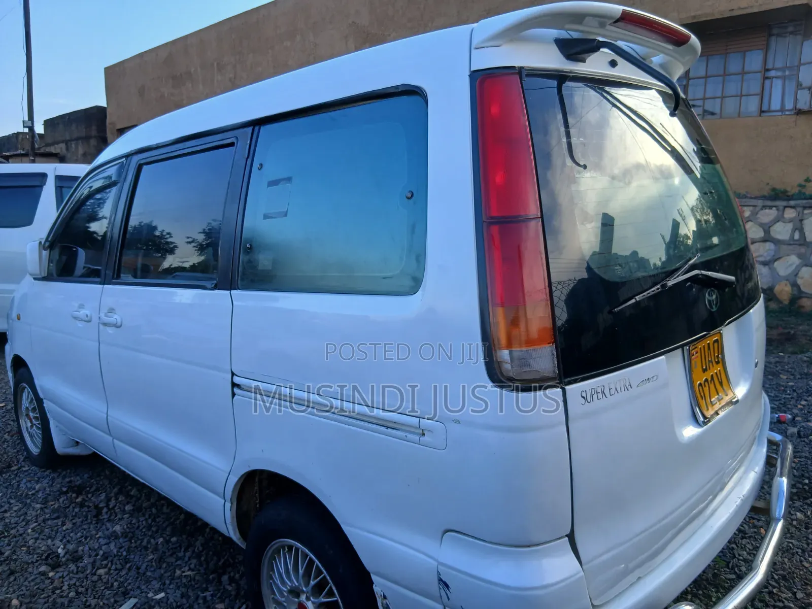 Toyota Noah 2001 White