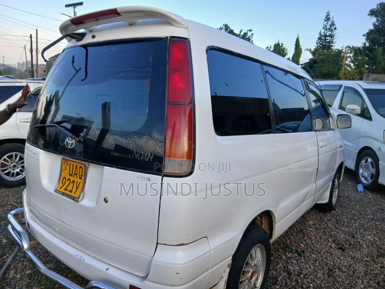Toyota Noah 2001 White