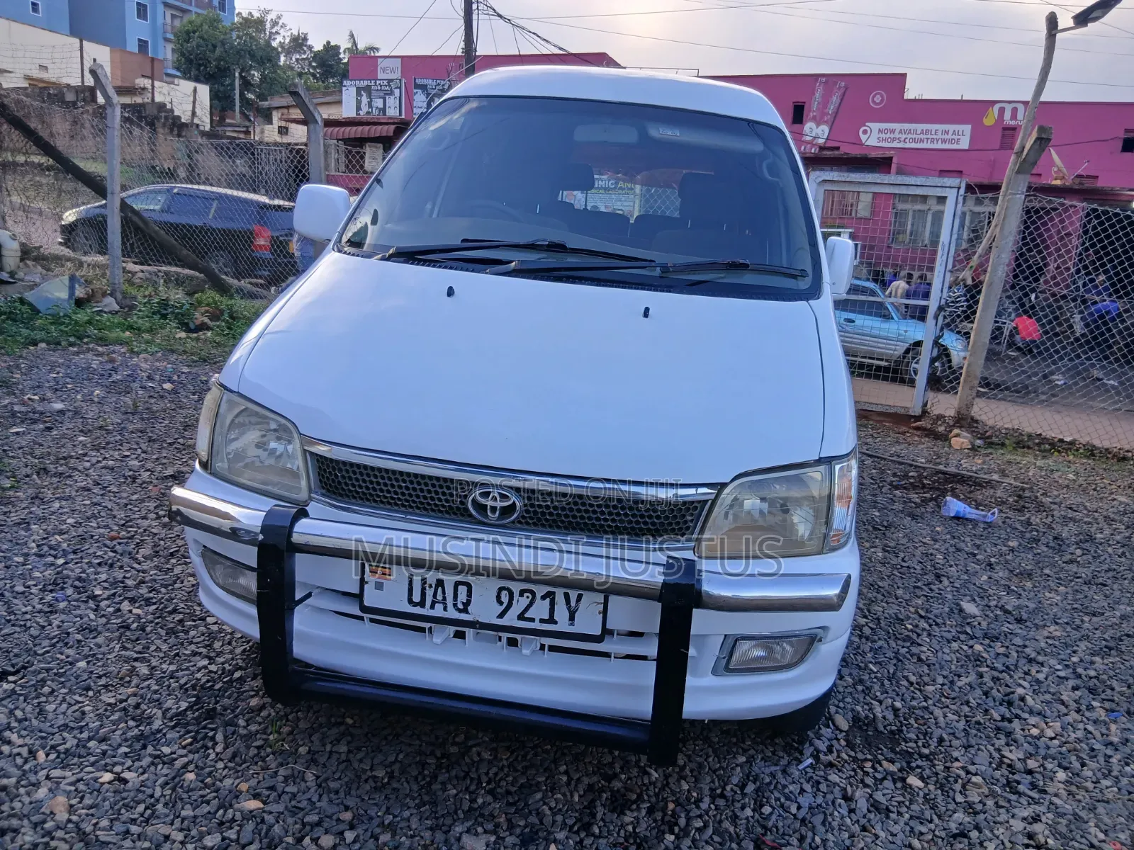 Toyota Noah 2001 White