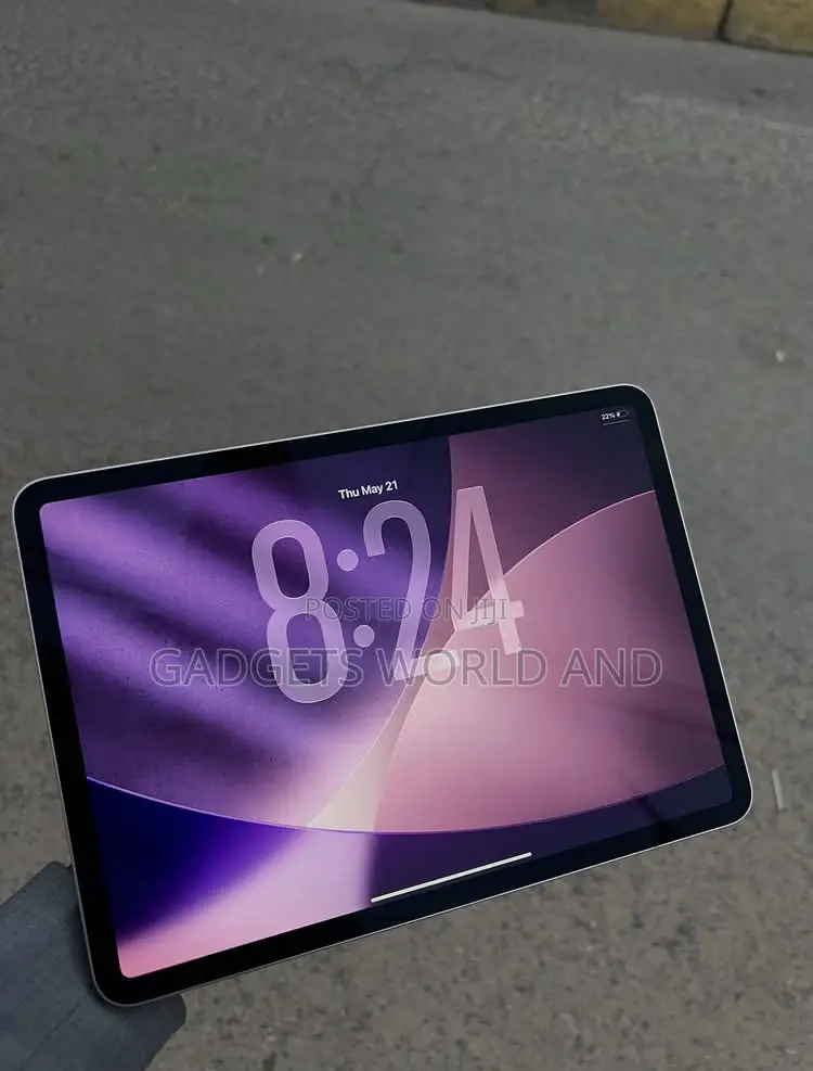 Apple iPad Pro 12.9 (2022) 128 GB Gray