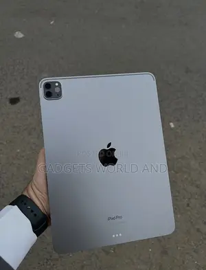 Apple iPad Pro 12.9 (2022) 128 GB Gray