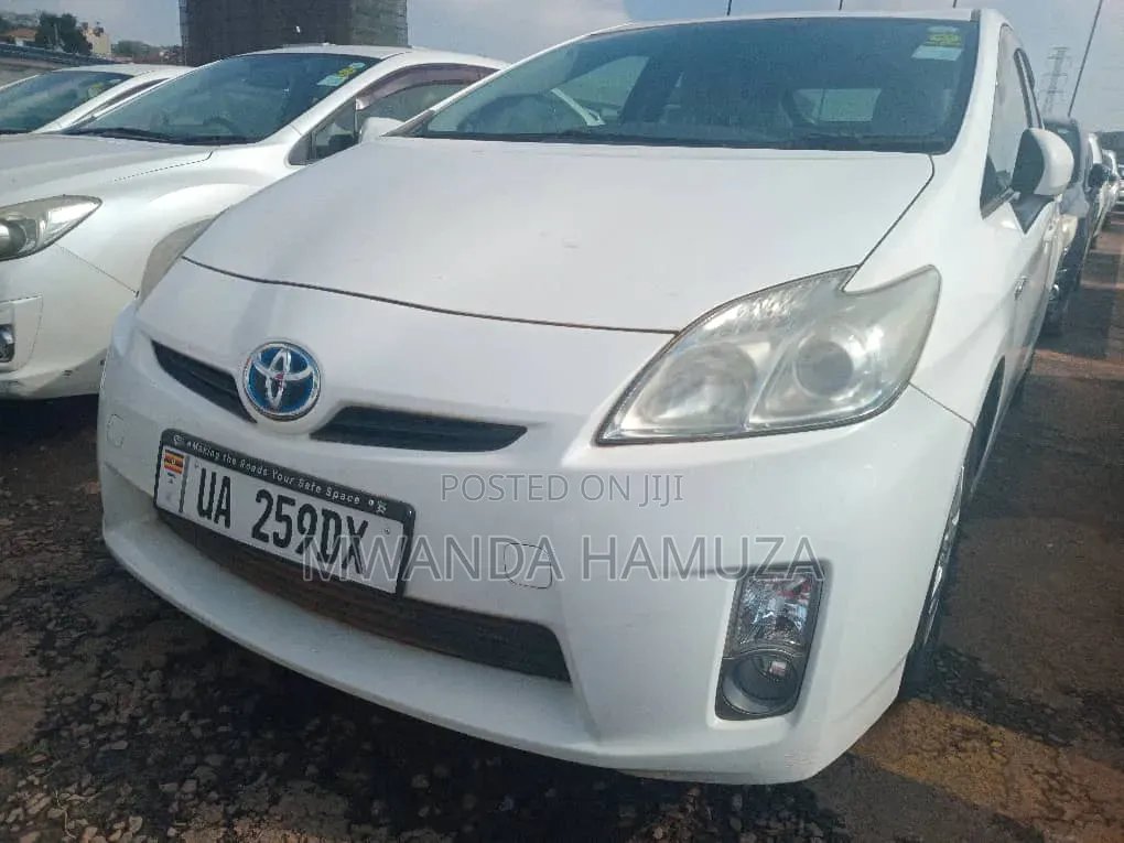 Toyota Prius 2011 White