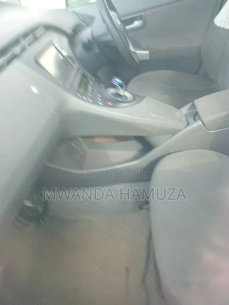 Toyota Prius 2011 White