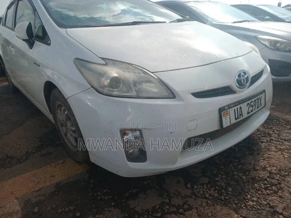 Toyota Prius 2011 White
