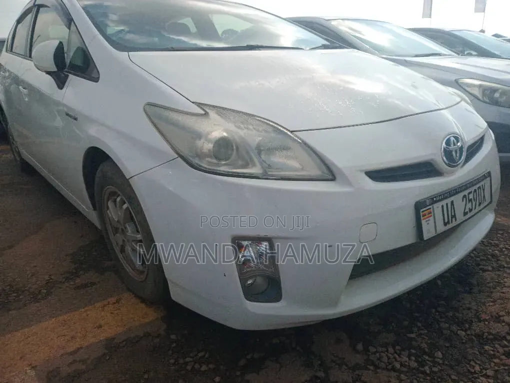Toyota Prius 2011 White