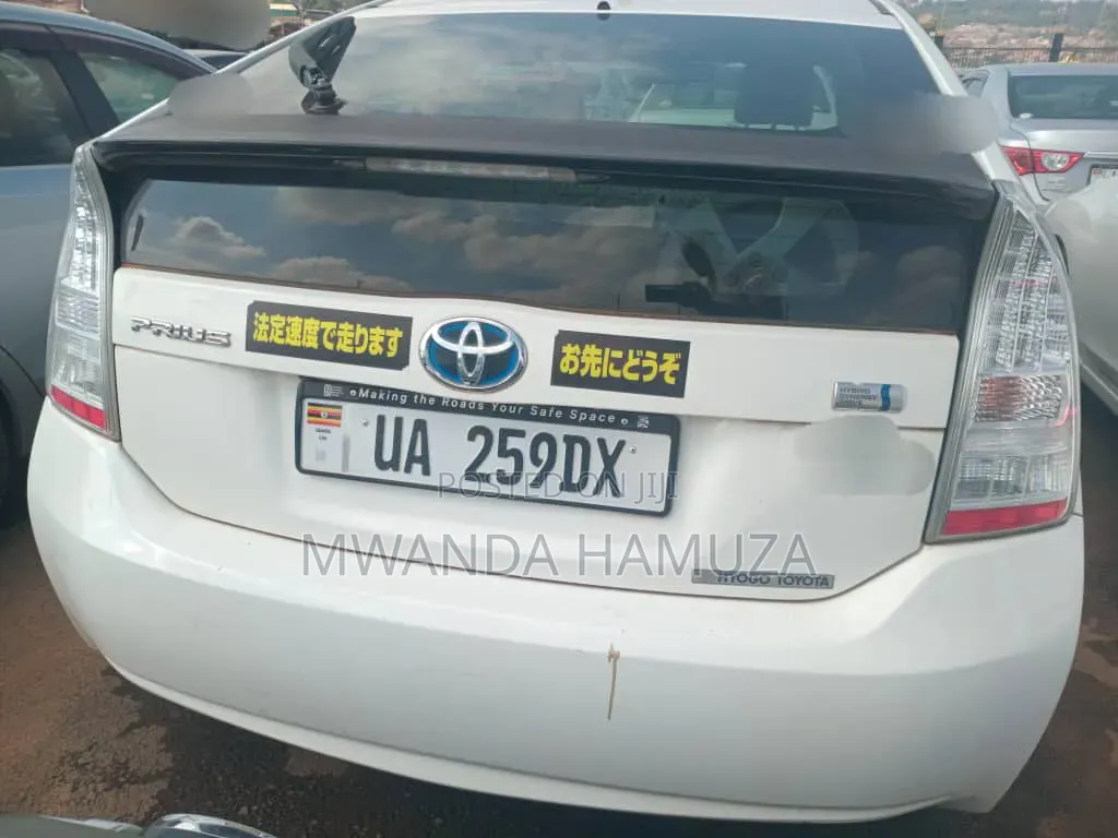 Toyota Prius 2011 White