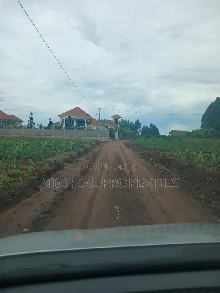 Plot for Sell Location Gayaza Dundu at 28m