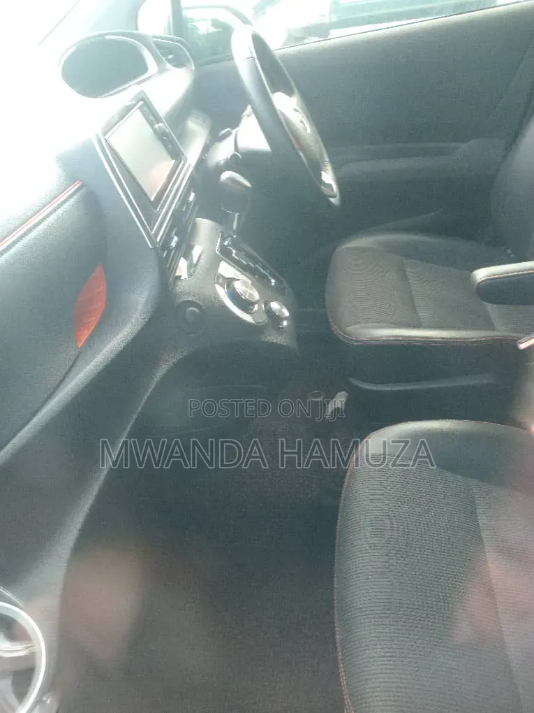 Toyota Sienta 2016 White
