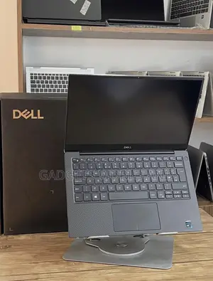New Laptop Dell XPS 15 9500 32GB Intel Core i7 SSD 512GB