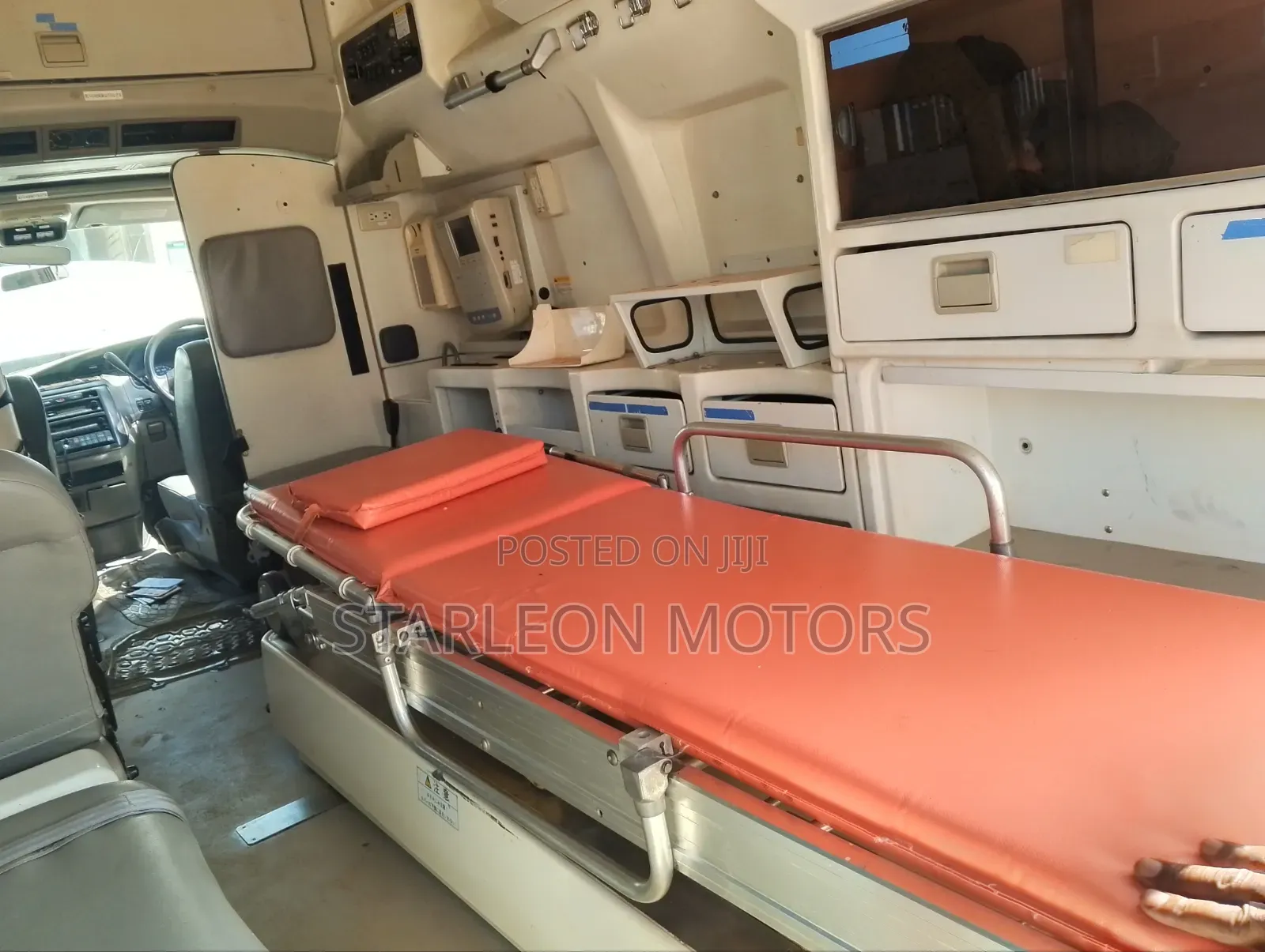 Nissan Caravan (Urvan) 2013 White