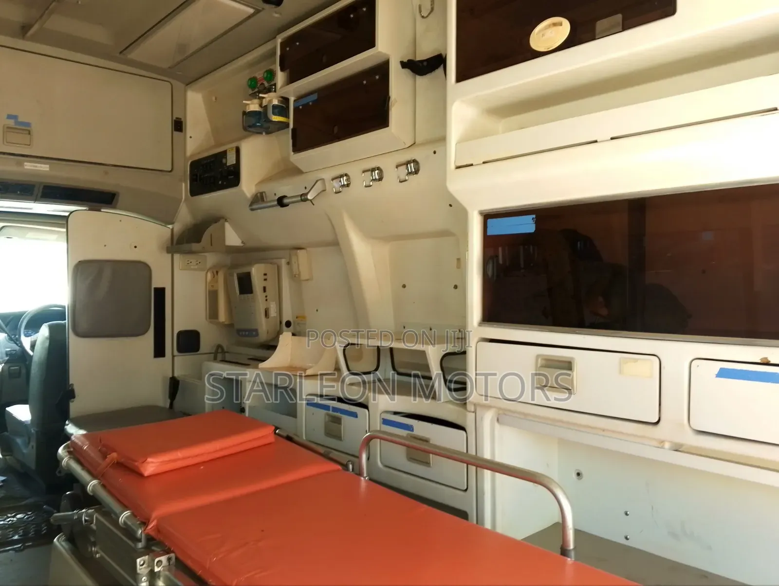 Nissan Caravan (Urvan) 2013 White