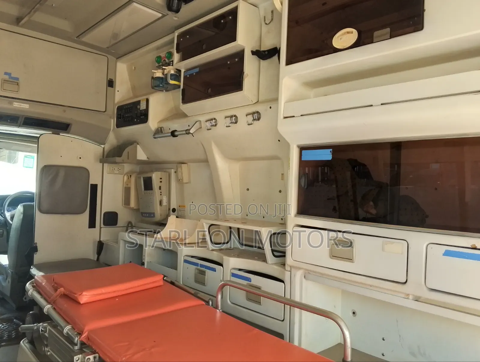 Nissan Caravan (Urvan) 2013 White