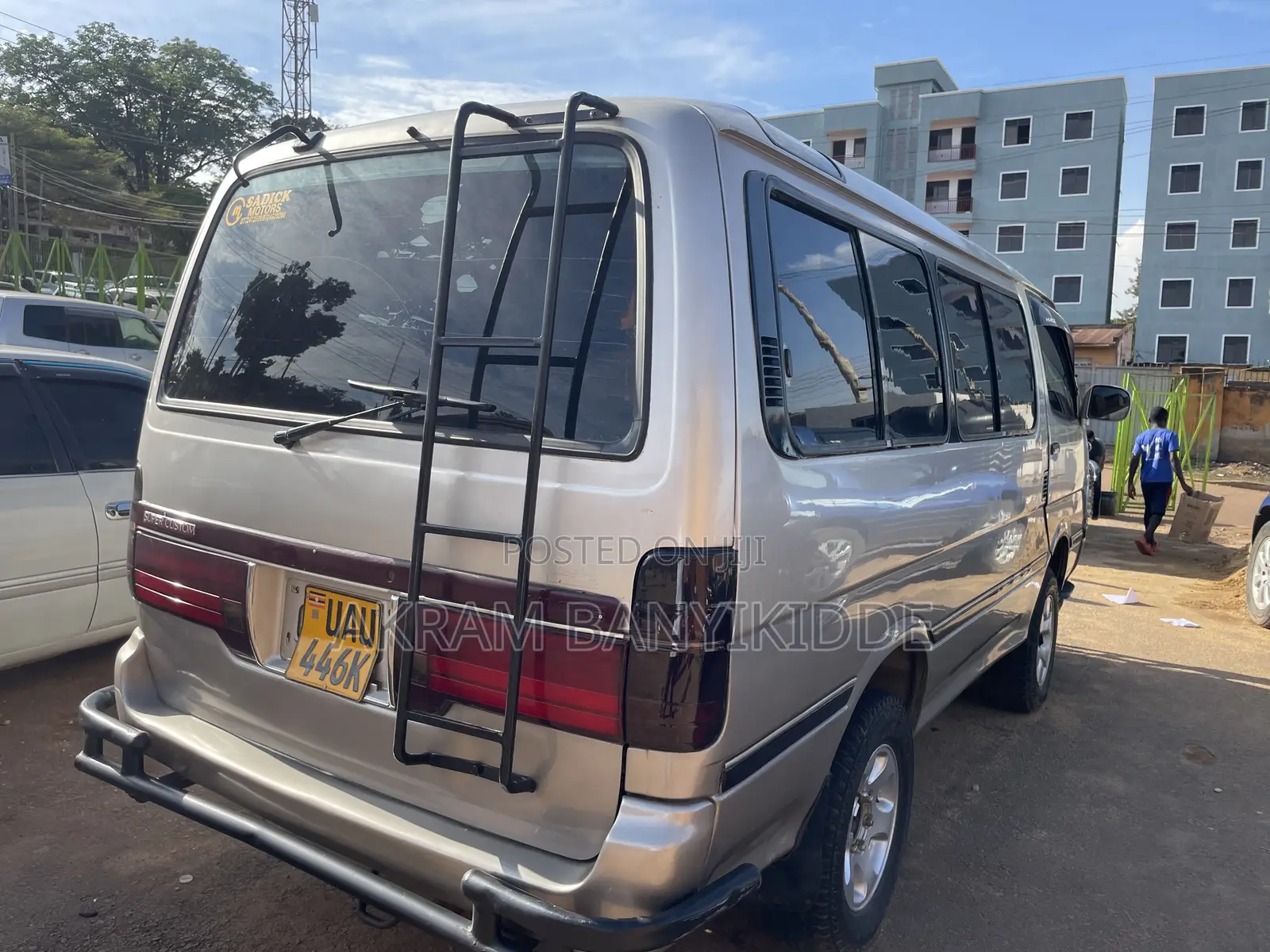 Toyota HiAce 2002 Grey