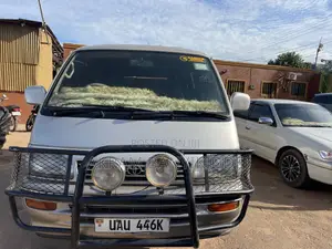 Toyota HiAce 2002 Grey