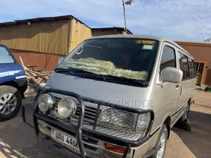 Toyota HiAce 2002 Grey