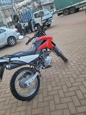 Honda XL 125 2010 Red