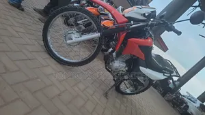 Honda XL 125 2010 Red