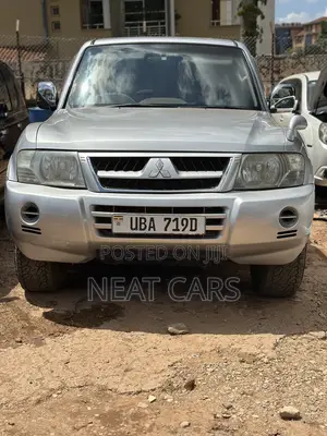 Mitsubishi Pajero 2005 Silver