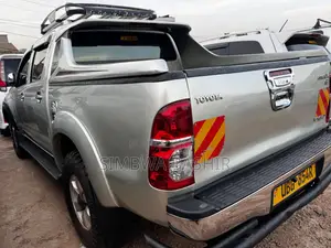 Toyota Hilux 2008 Silver