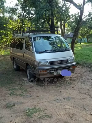 Toyota Grand HiAce Aero Storm Edition 3.0 Diesel Turbo 4WD 8-Seater