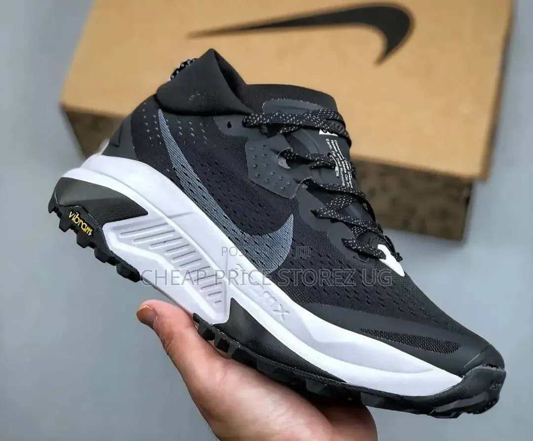 V Nike M Men's Sneakers