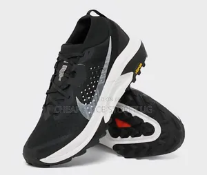 V Nike M Men's Sneakers