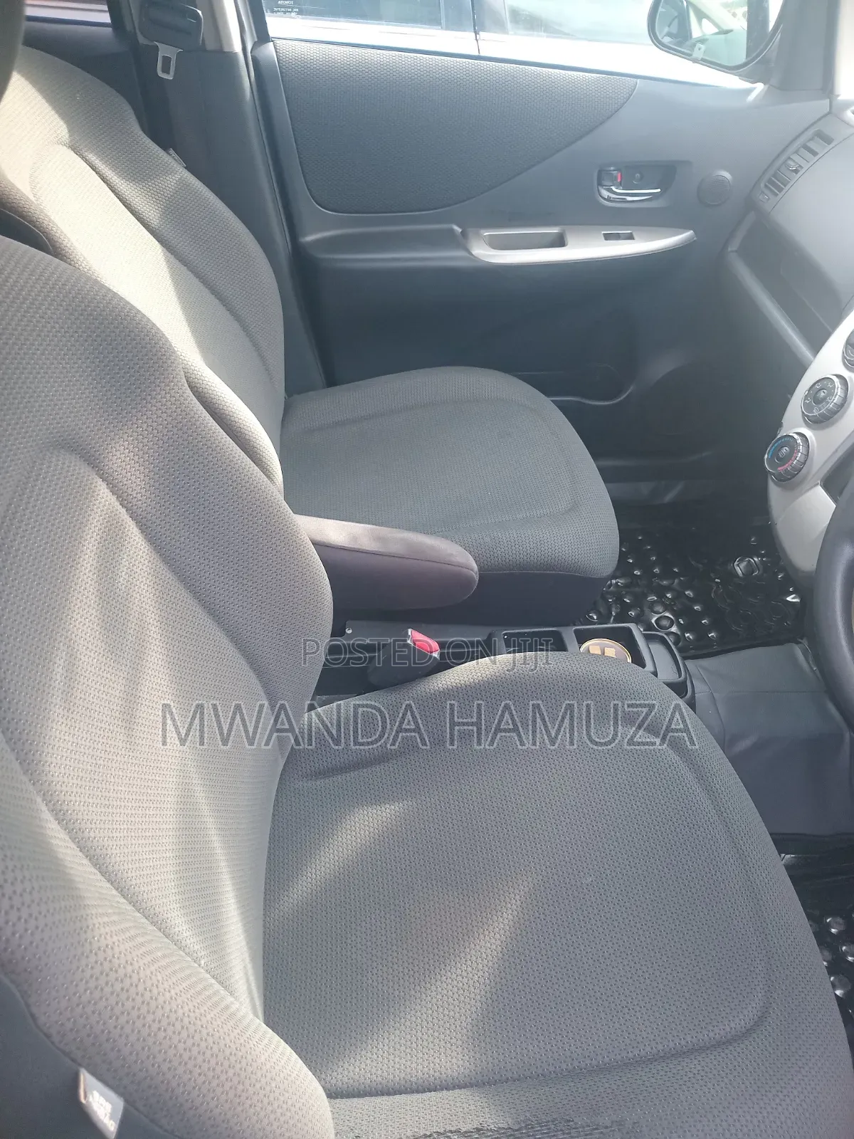 Toyota Ractis 2008 Silver