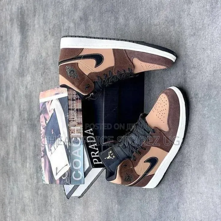 - Jordan 1 Retro Highsp Gina (Regular Box)