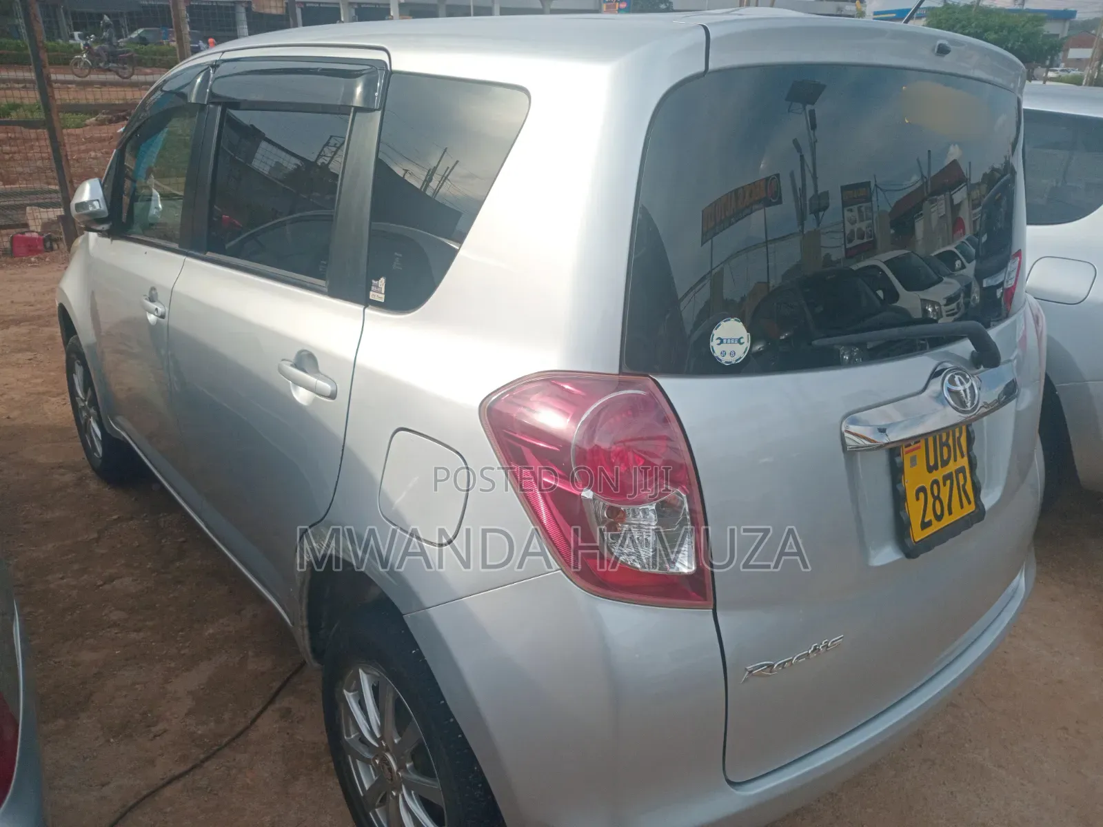 Toyota Ractis 2008 Silver