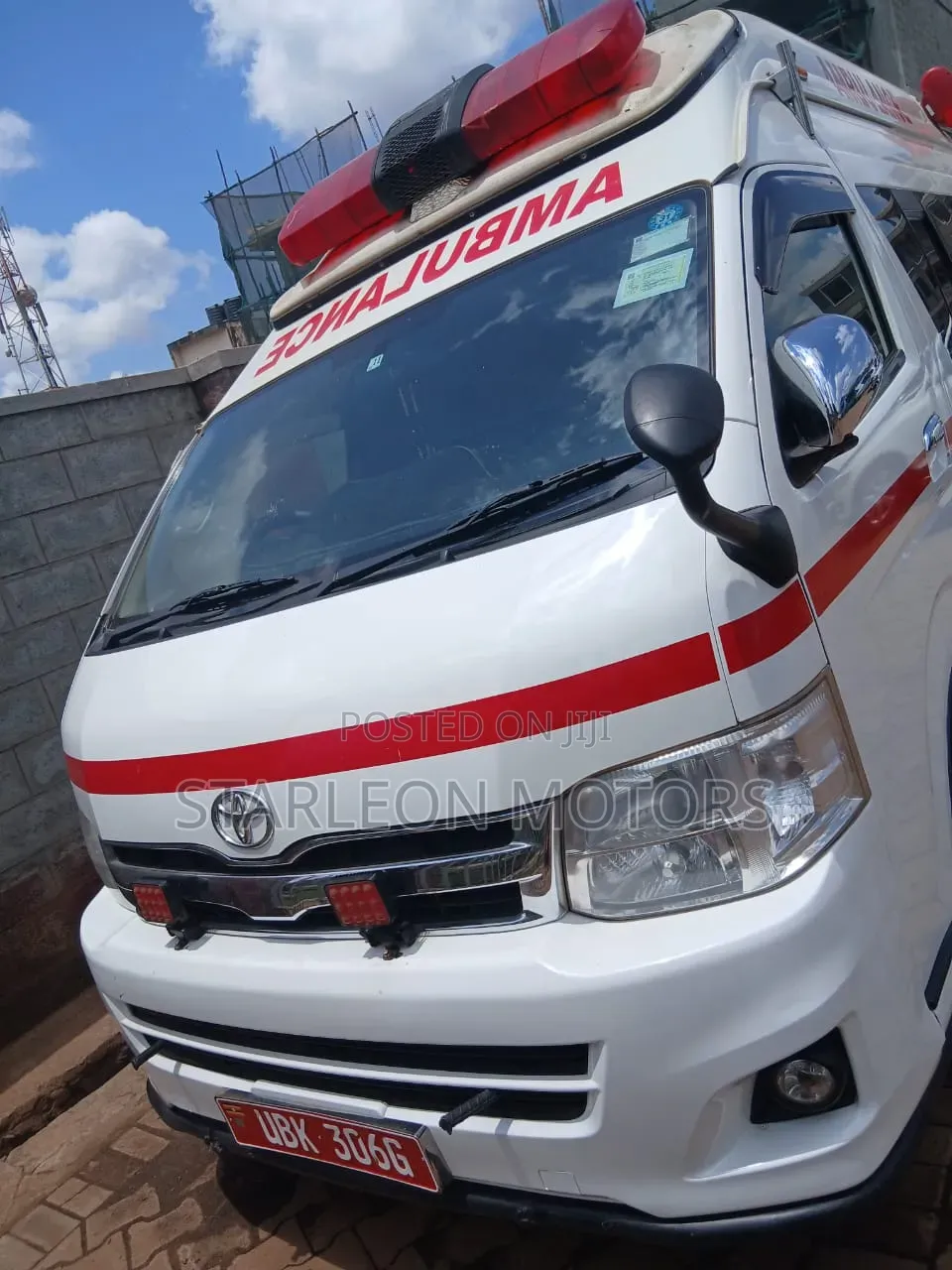 Toyota HiAce 2014 White